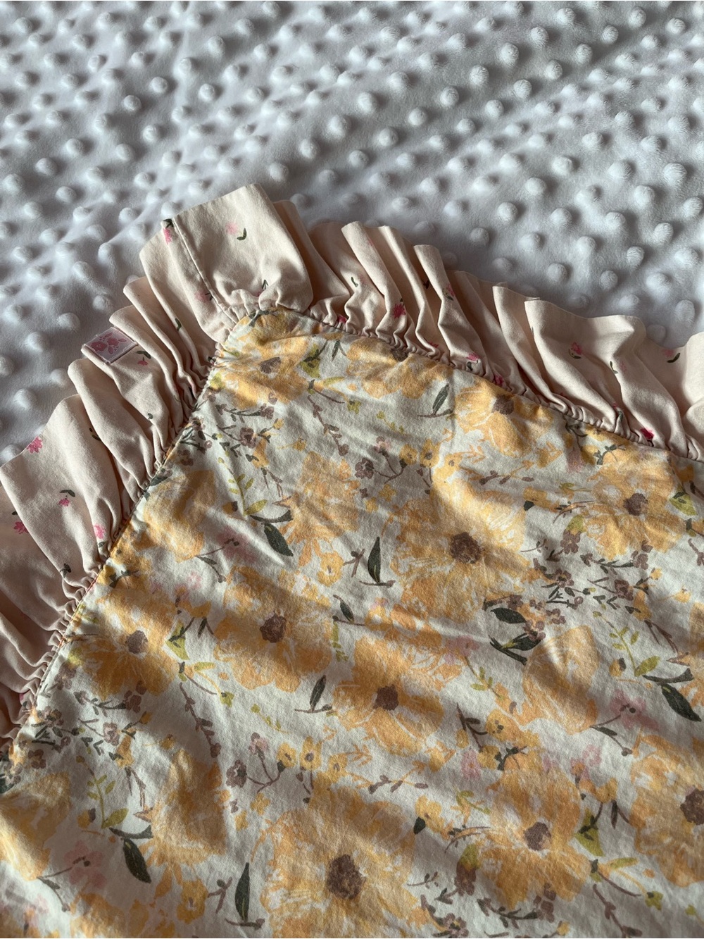 SweetHoney  XL Blanket yellow pink white 0783 Floral Ruffle Edge Lounge nubby